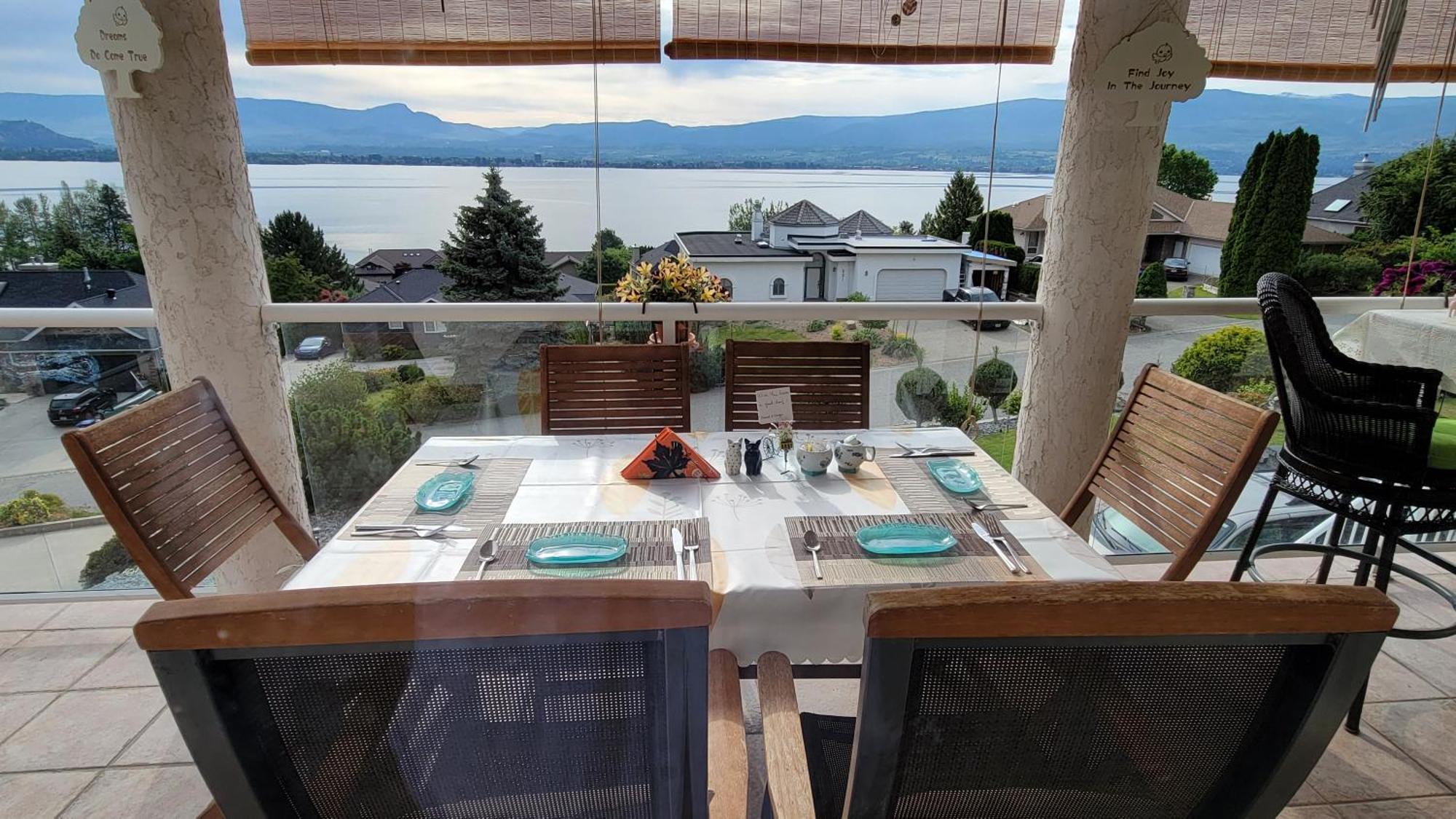 Lakeview Oasis Bed And Breakfast West Kelowna Exterior foto